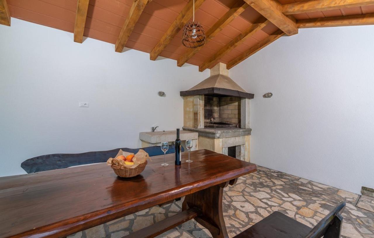 Spacious Four-Bedroom Villa Marija Klostar Exterior photo