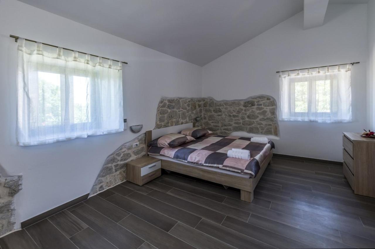 Spacious Four-Bedroom Villa Marija Klostar Exterior photo