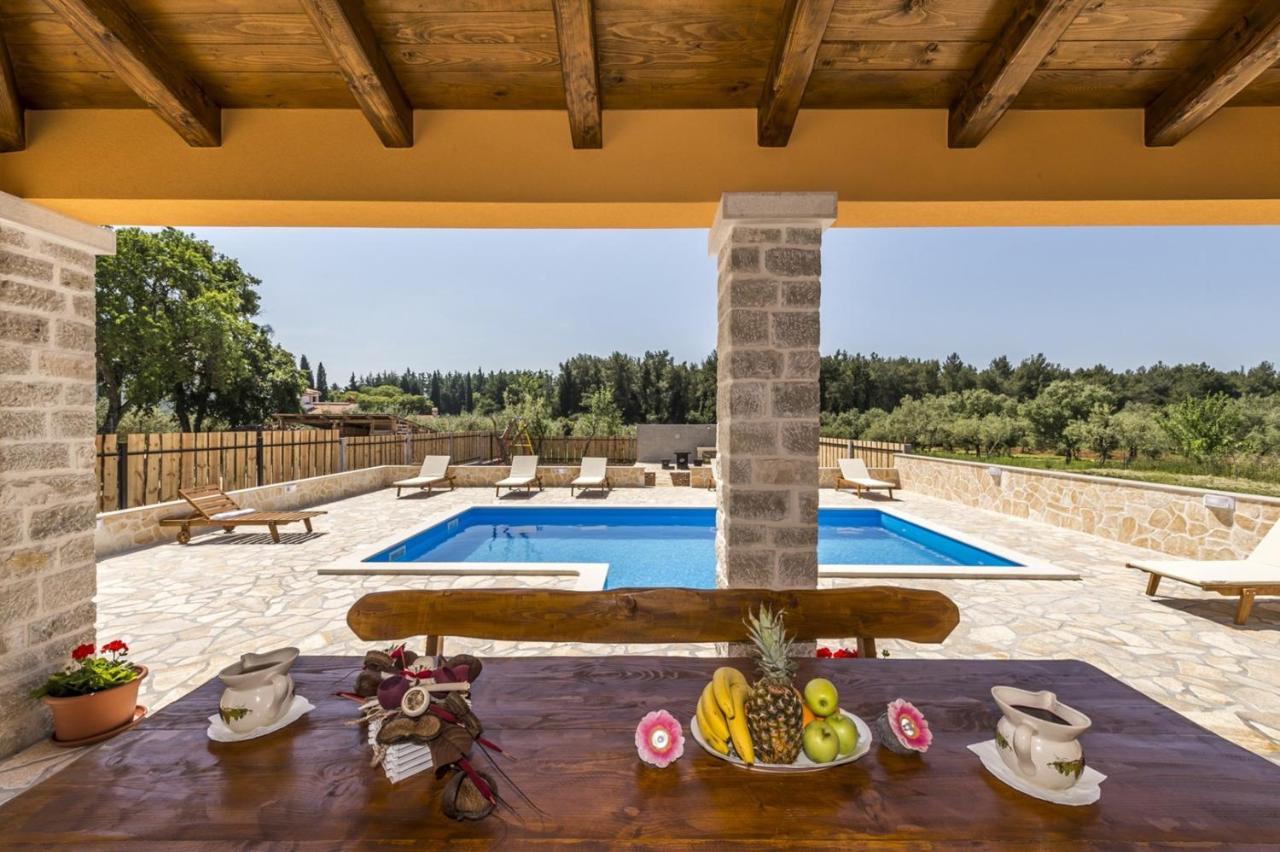 Spacious Four-Bedroom Villa Marija Klostar Exterior photo
