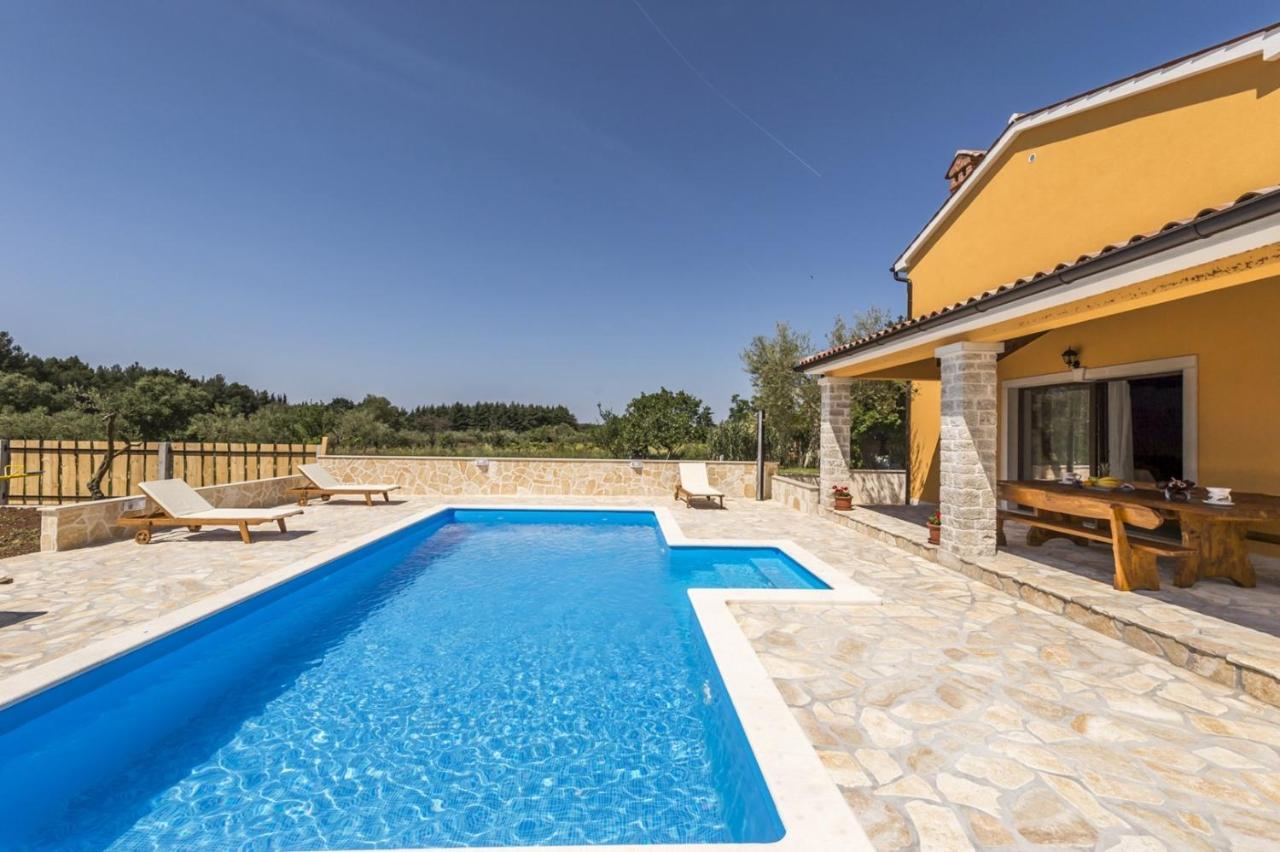 Spacious Four-Bedroom Villa Marija Klostar Exterior photo