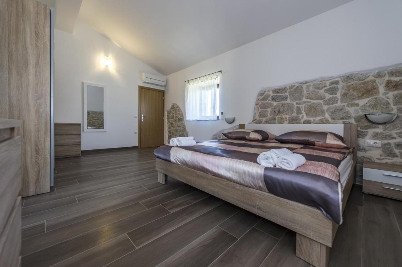 Spacious Four-Bedroom Villa Marija Klostar Exterior photo