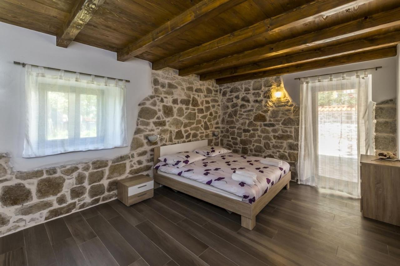 Spacious Four-Bedroom Villa Marija Klostar Exterior photo